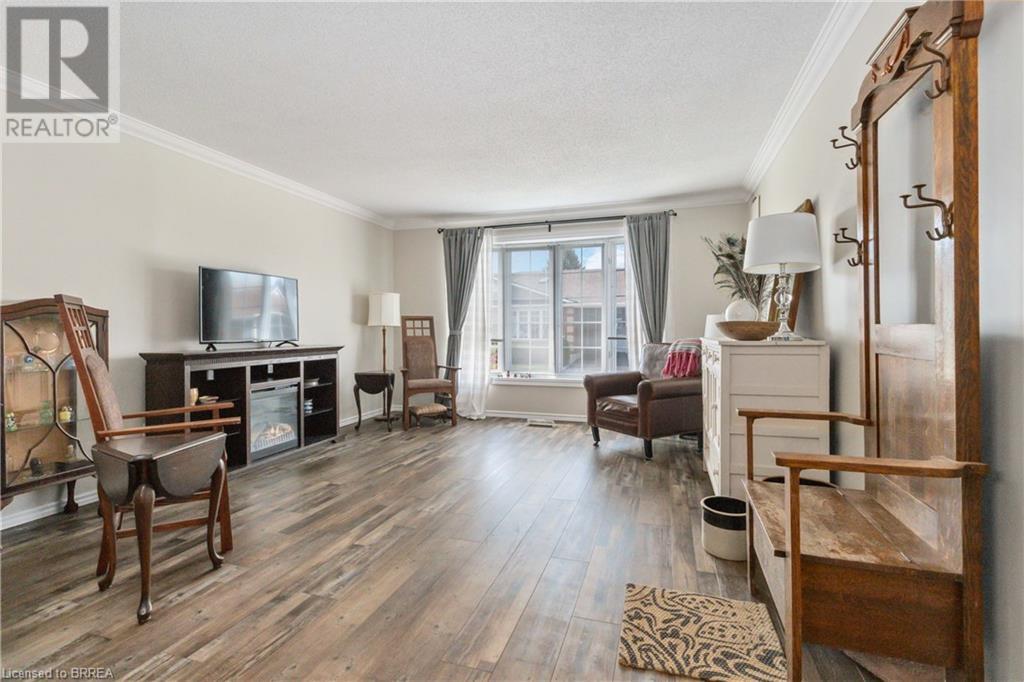 20 COURTLAND Drive Unit# 8