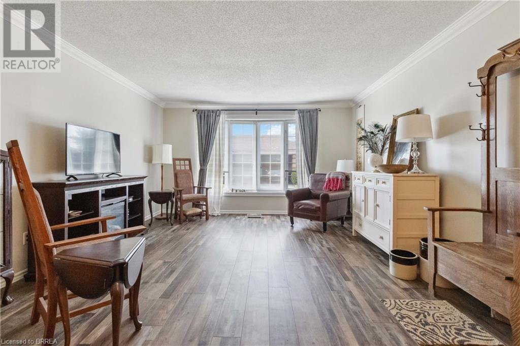 20 COURTLAND Drive Unit# 8