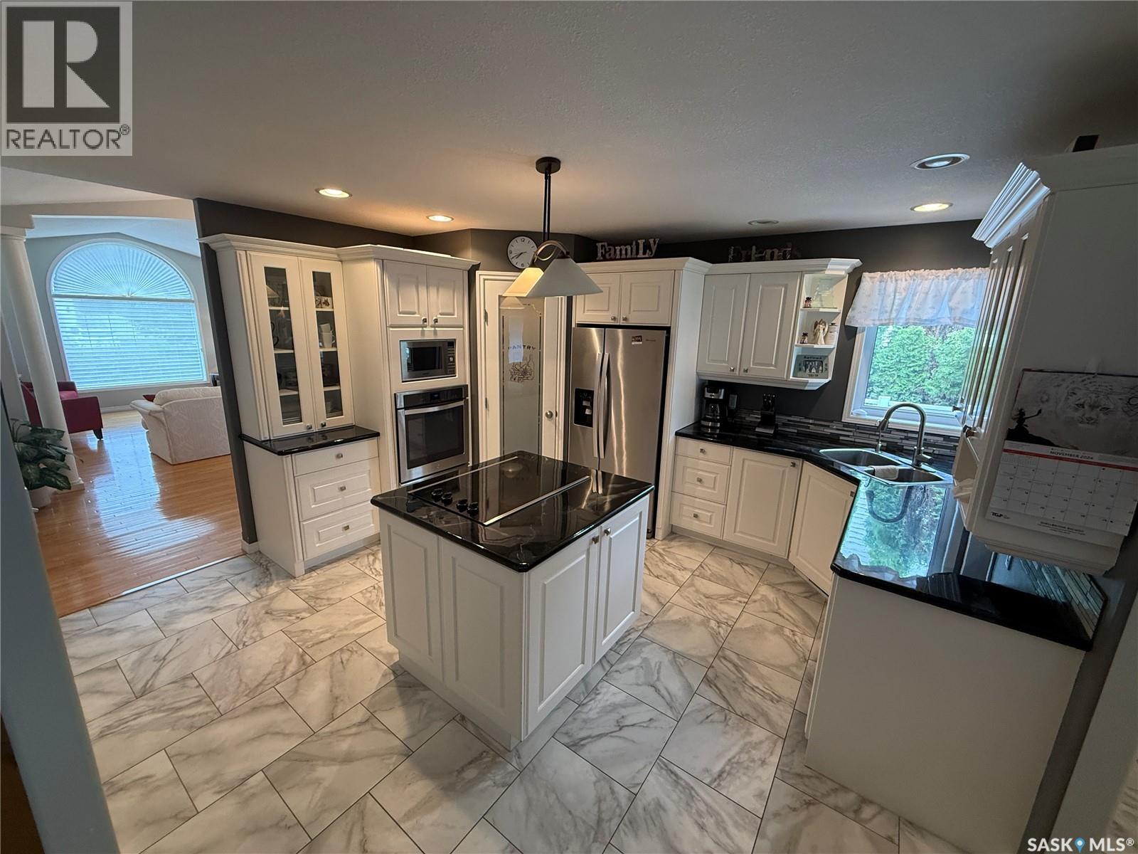 708 Adamson CRESCENT
