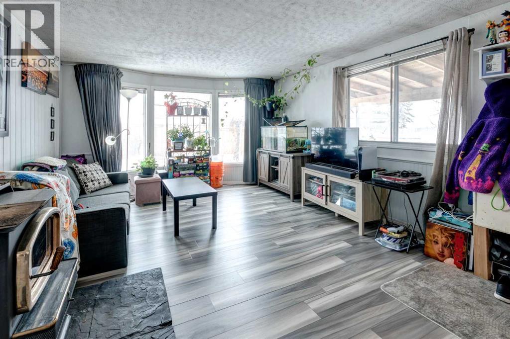 93 Huntstrom Drive NE