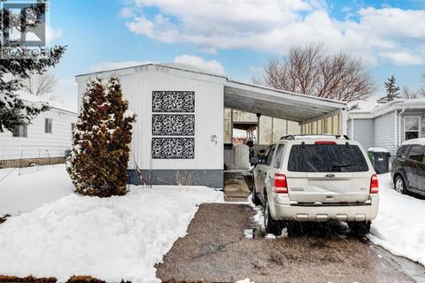93 Huntstrom Drive NE Calgary AB T2K5V5