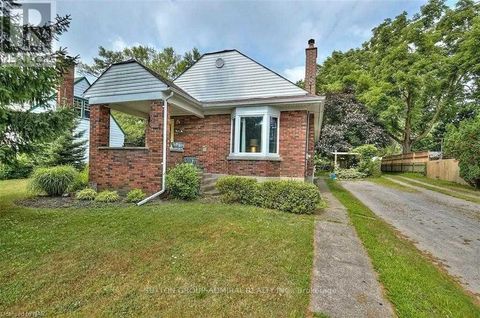 3813 ST PETER AVENUE Niagara Falls (Stamford) ON L2J2N7