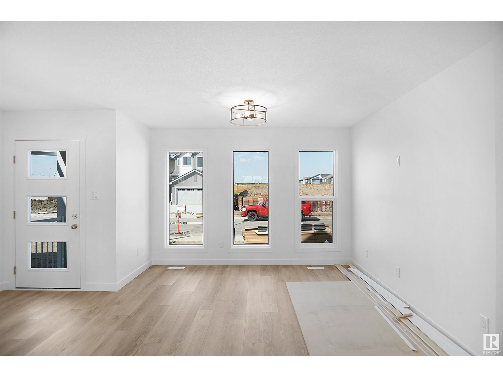 635 173 AV NE