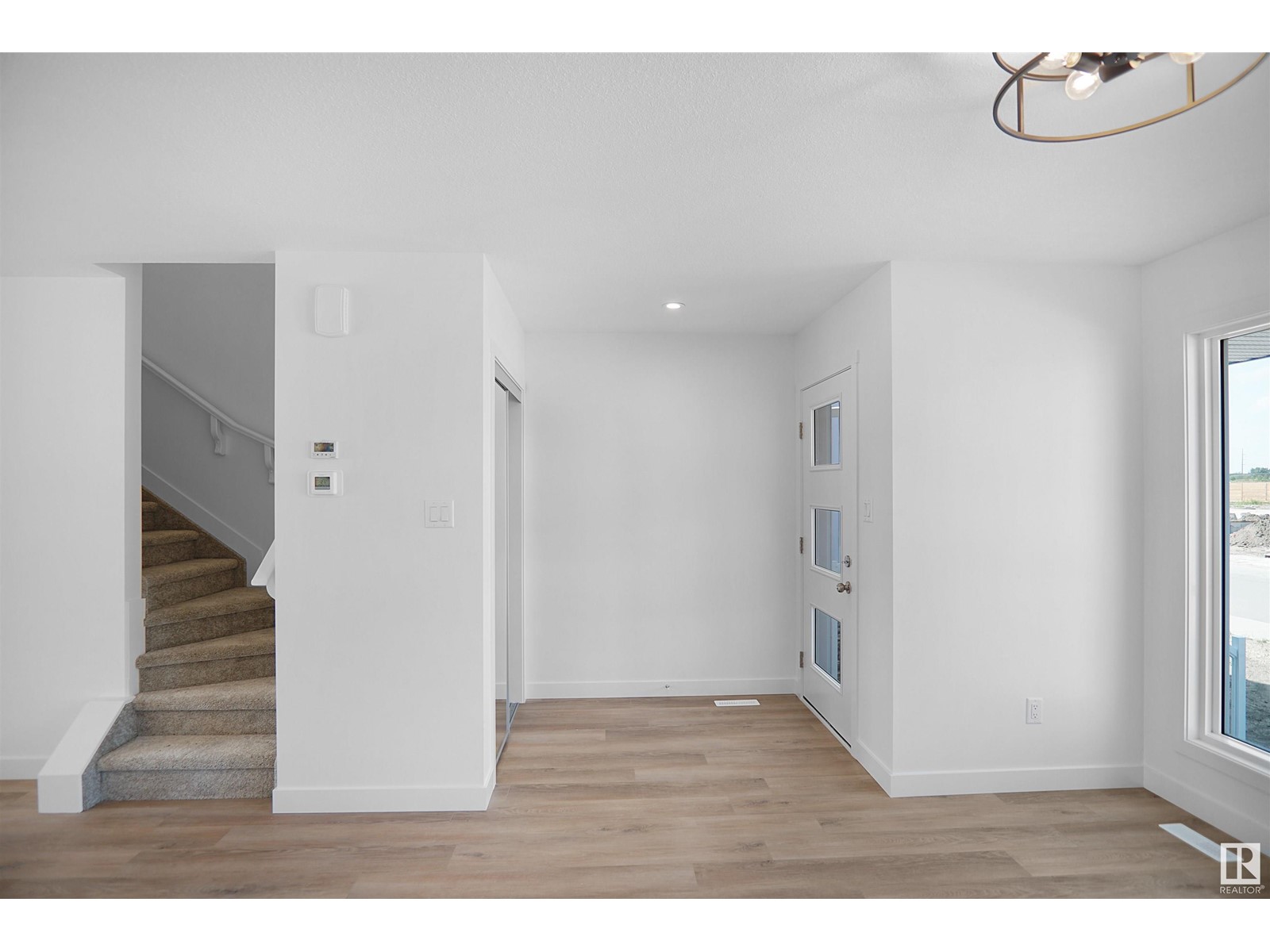 635 173 AV NE