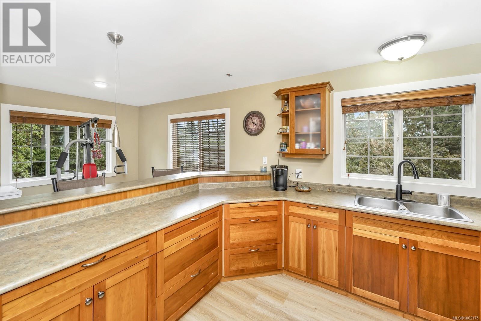 2586 Rainville Rd
