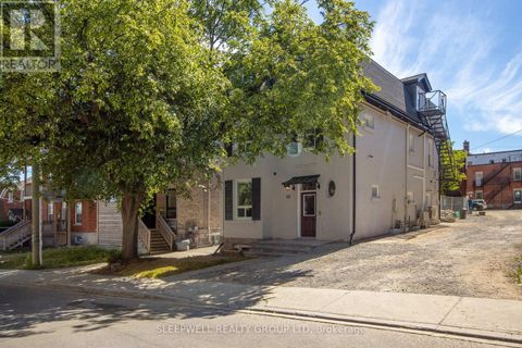 68 SWEETLAND AVENUE Ottawa ON K1N7T8