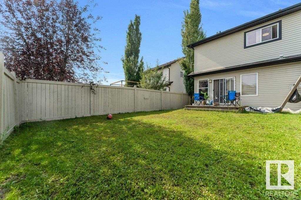 1137 37B AV NW