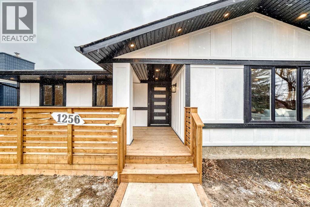 1256 Lake Twintree Drive SE