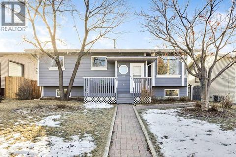 25 Knight Street Okotoks AB T1S1G3