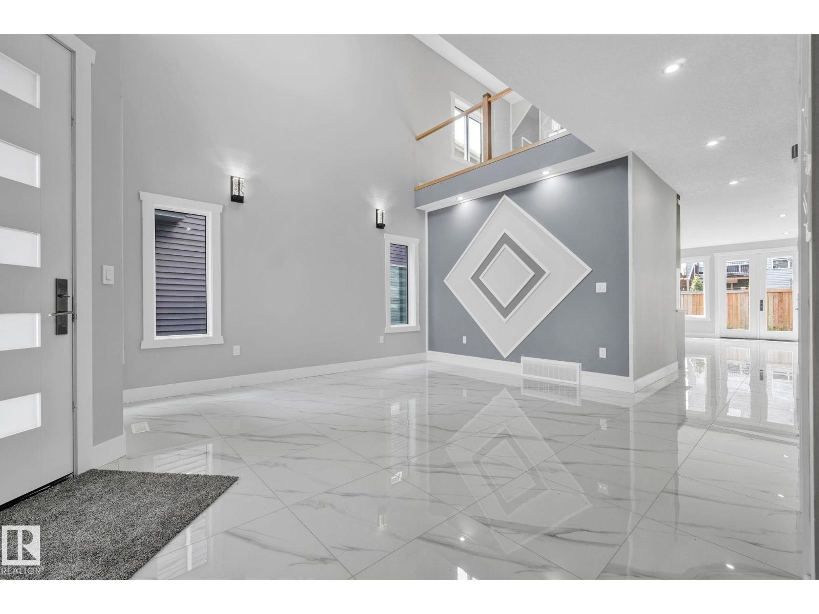 1815 17 AV NW