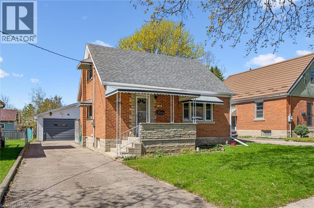 128 MAUSSER Avenue