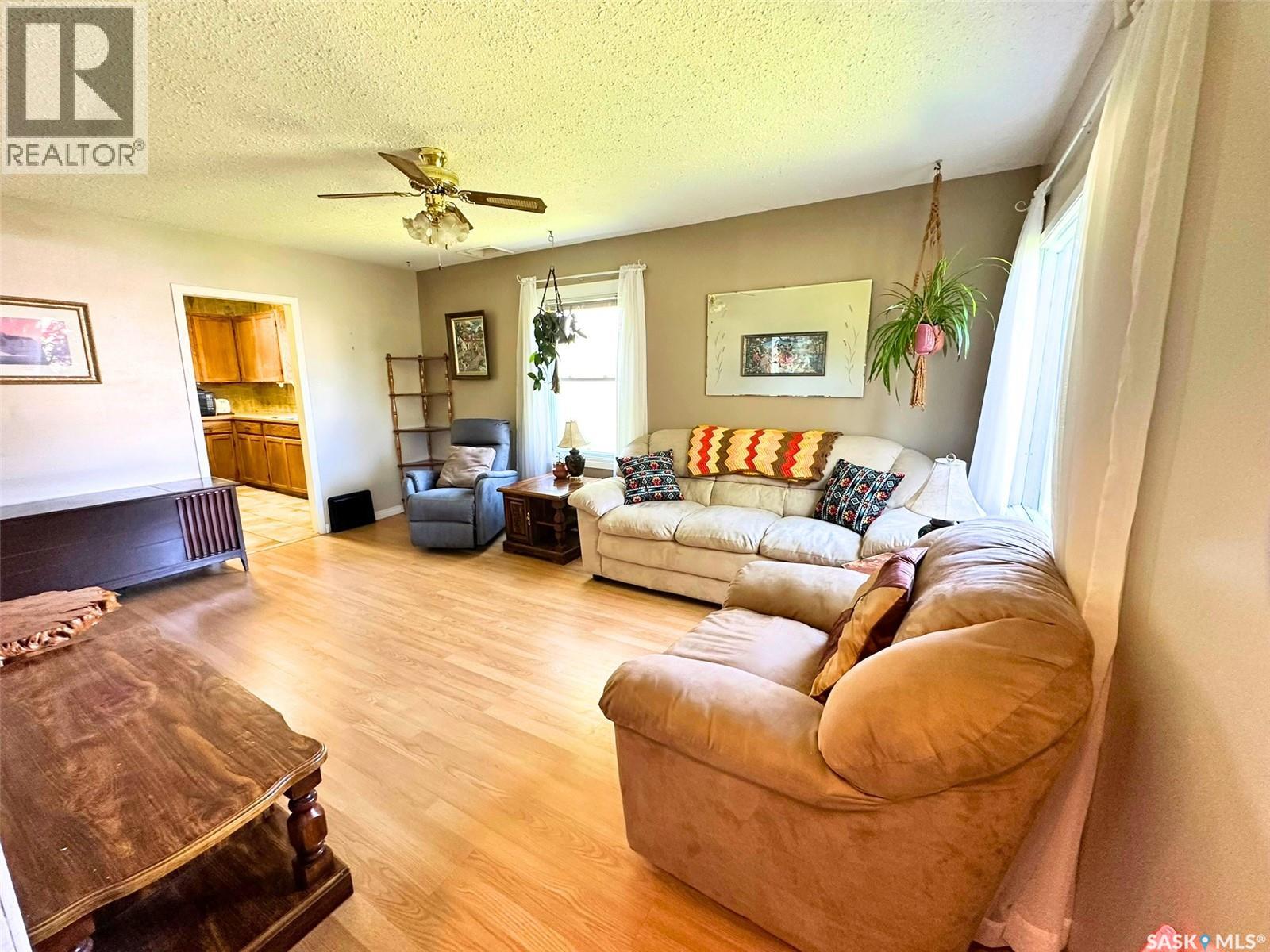 249 6th STREET E