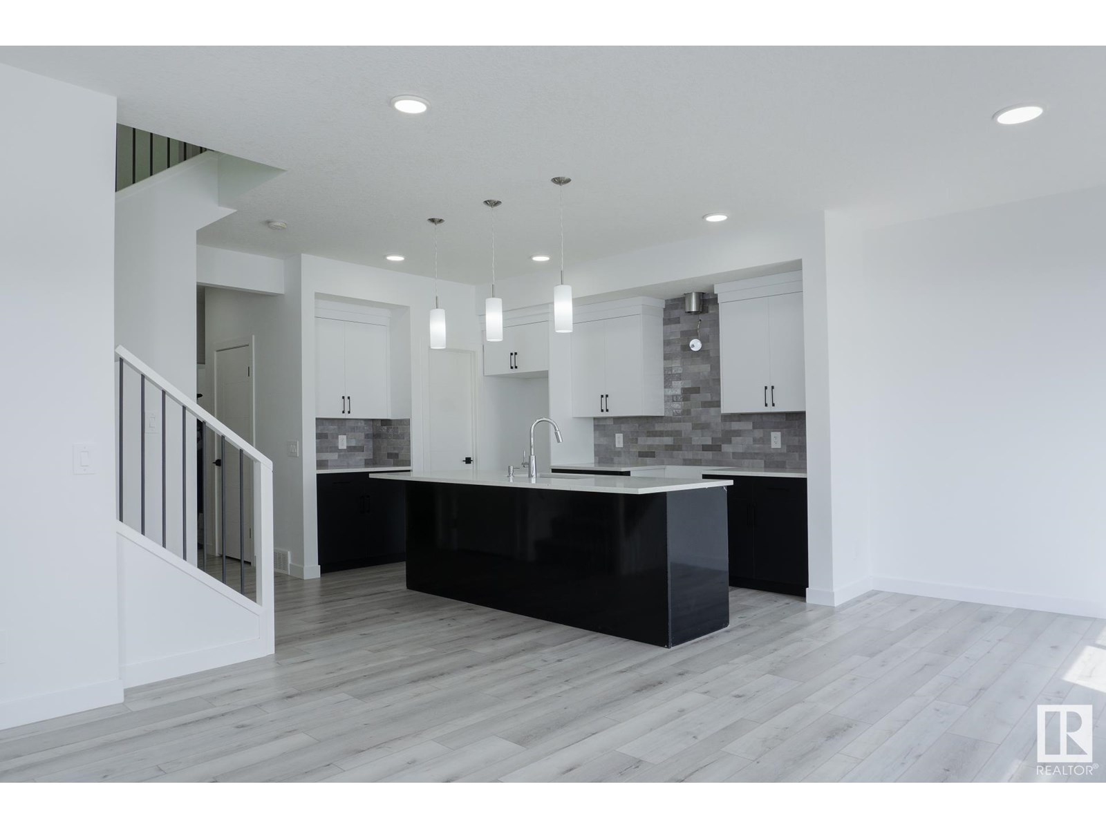 4215 66 ST