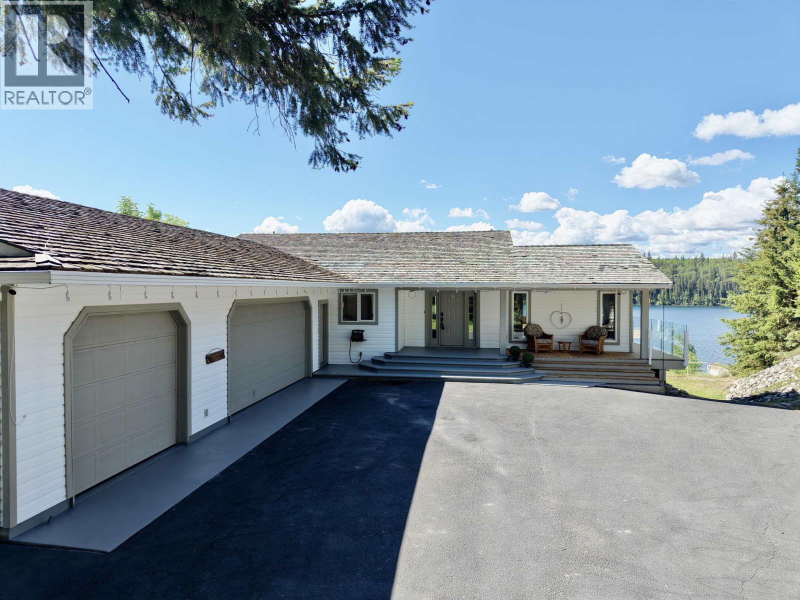 6168 LAKESHORE DRIVE