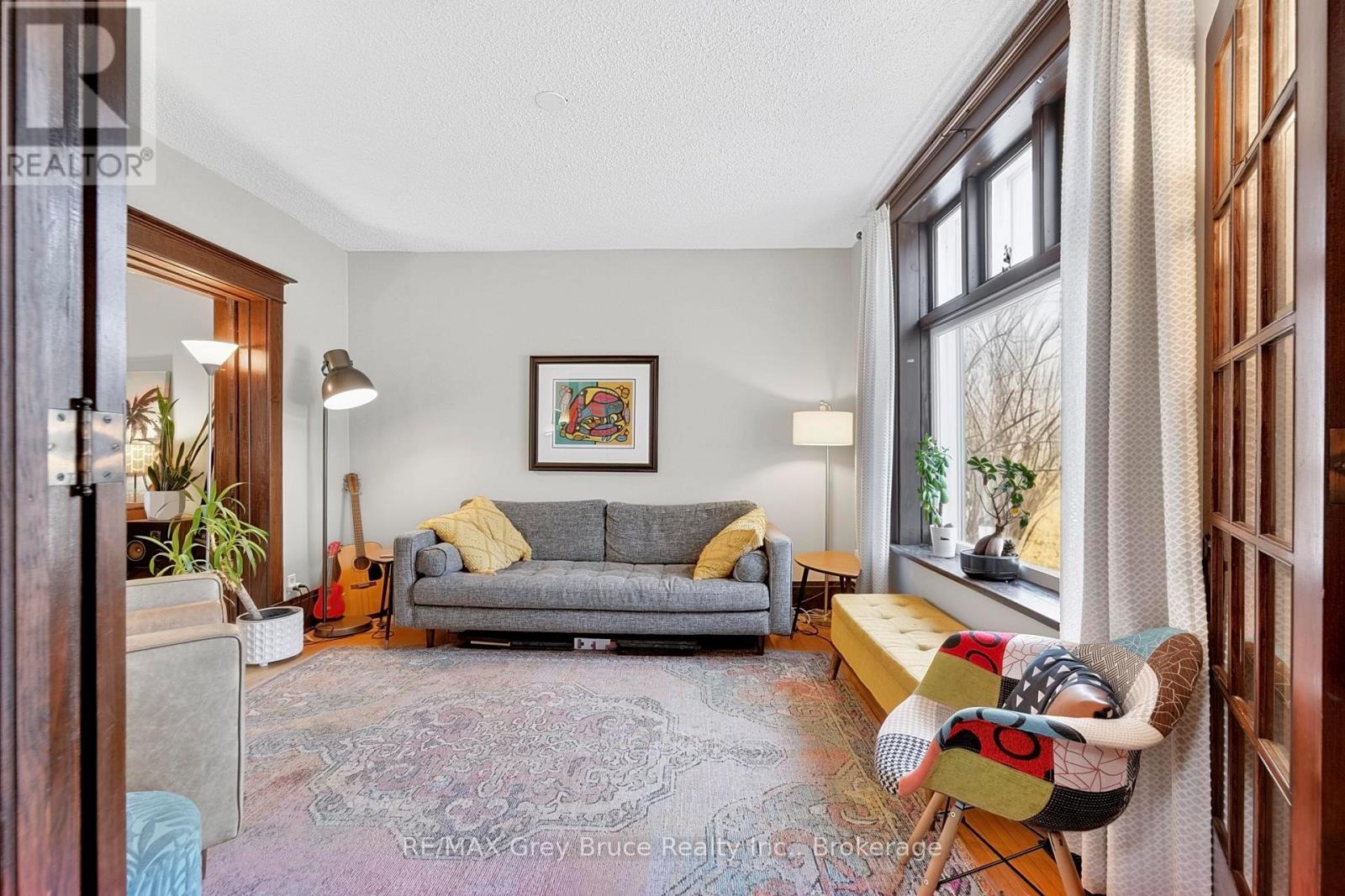 407 5TH STREET E