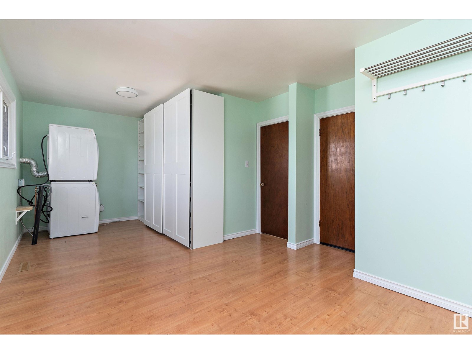 11304 136 AV NW