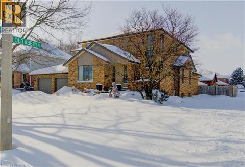 593 GUILDWOOD Place Waterloo ON N2K3M3