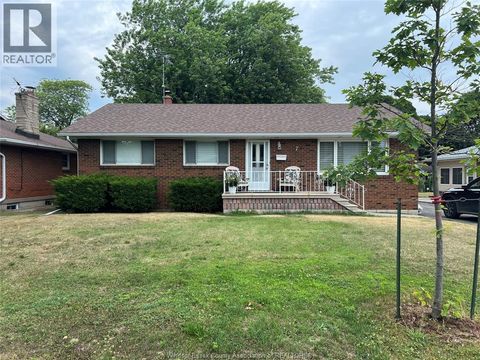 7 GLADSTONE AVENUE Leamington ON N9Y2H4