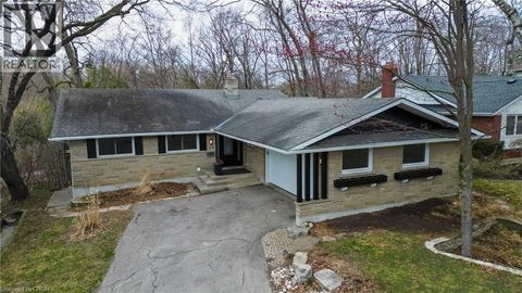 279 FERNDALE Place Waterloo ON N2J3X8