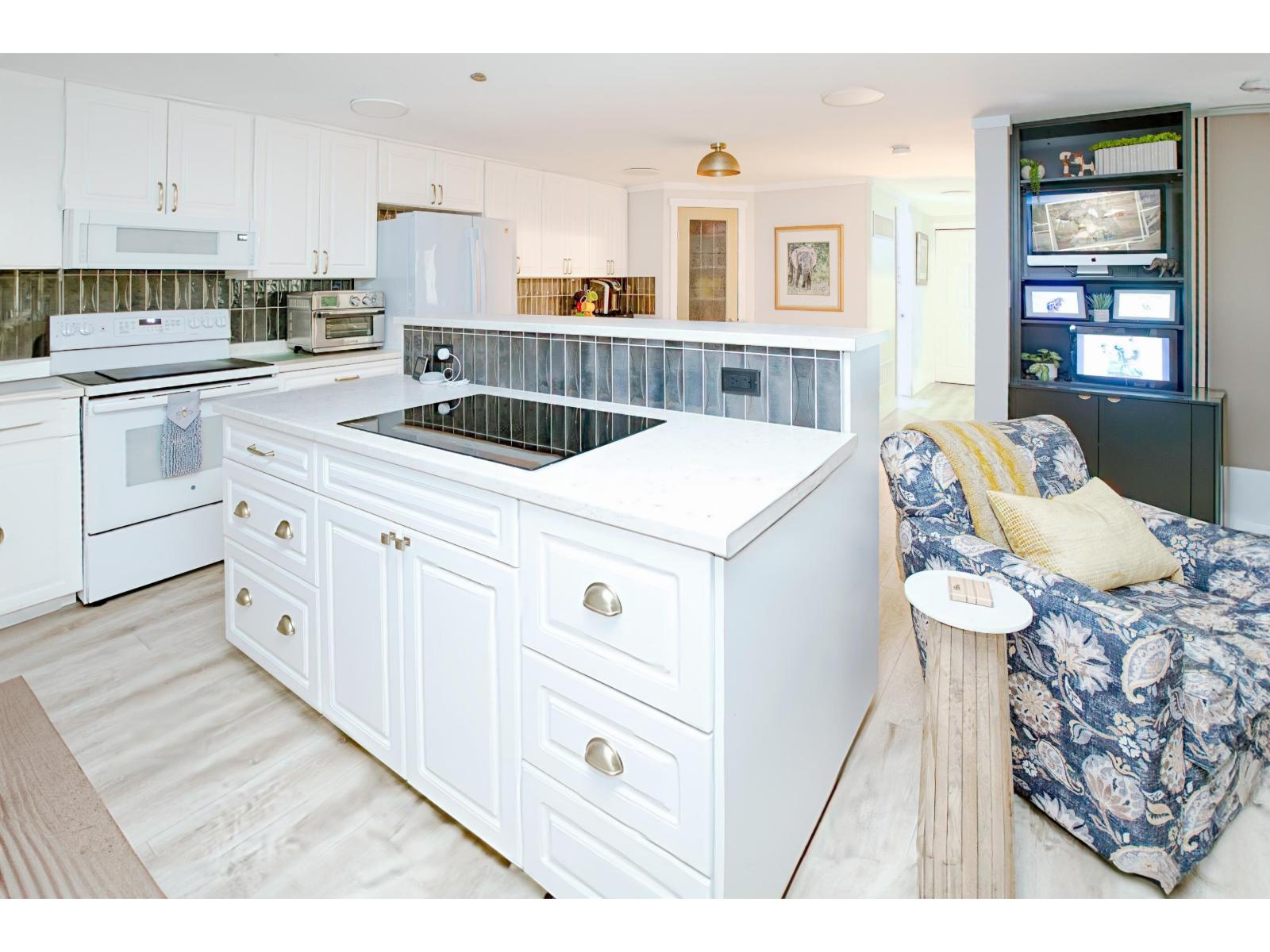 62 41168 LOUGHEED HIGHWAY