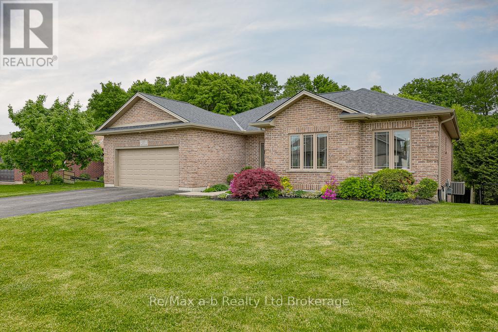 27 SHELTON DRIVE