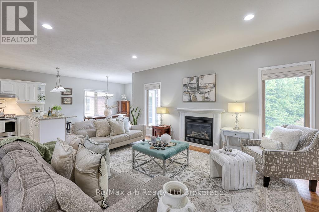 27 SHELTON DRIVE