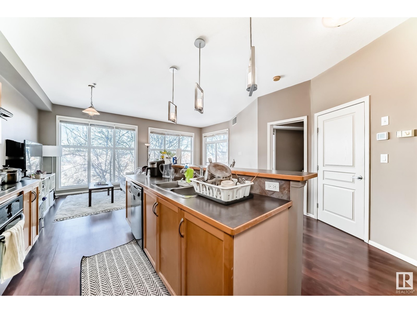 #202 4835 104A ST NW