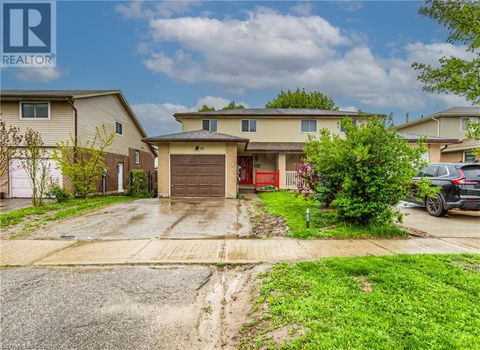 16 WINDALE Crescent Kitchener ON N2E3E7