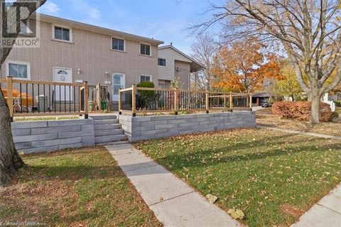 11 COLMAR Place Unit# 2 Dundas ON L9H4L1