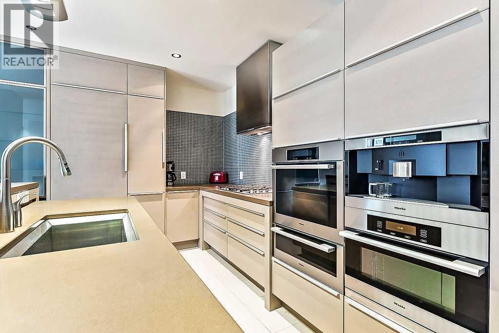 1602, 108 9 Avenue SW