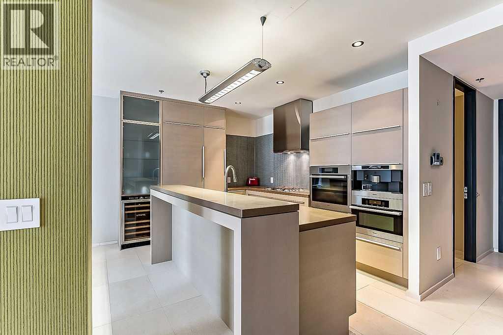 1602, 108 9 Avenue SW