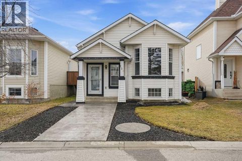 113 Mt Lorette Place SE Calgary AB T2Z2M1