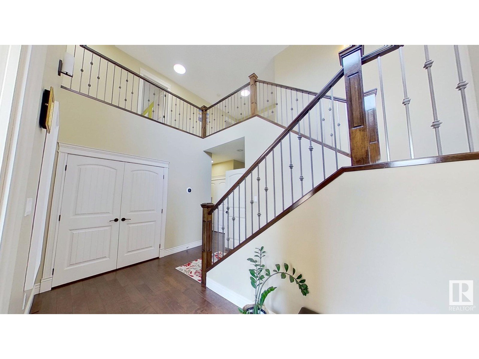 1005 DOWNEY WY NW