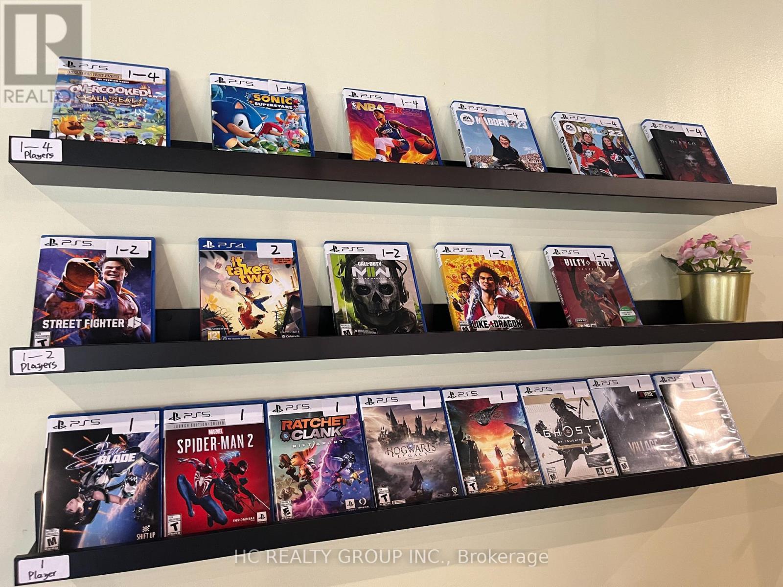 10 - 875 MAIN STREET W