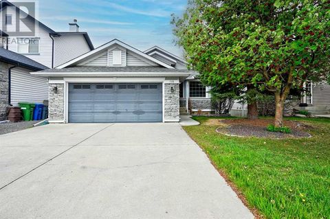 728 Coopers Drive SW Airdrie AB T4B2R9