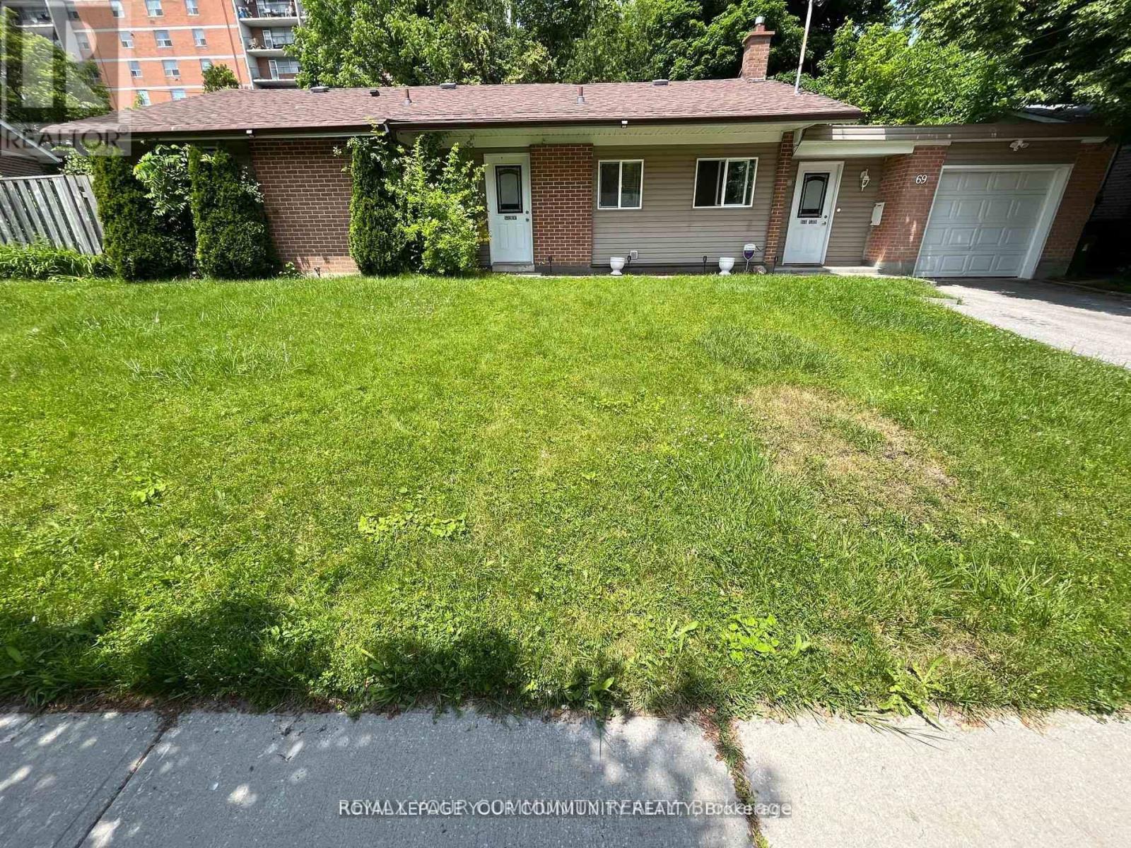 Photo 1 of 11 — 69 SAMSON CRESCENT, Toronto (Woburn), ON M1G1N2