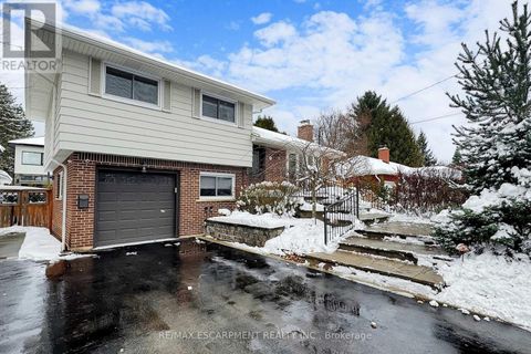 19 DOUGLAS ROAD Hamilton (Ancaster) ON L9G2E2