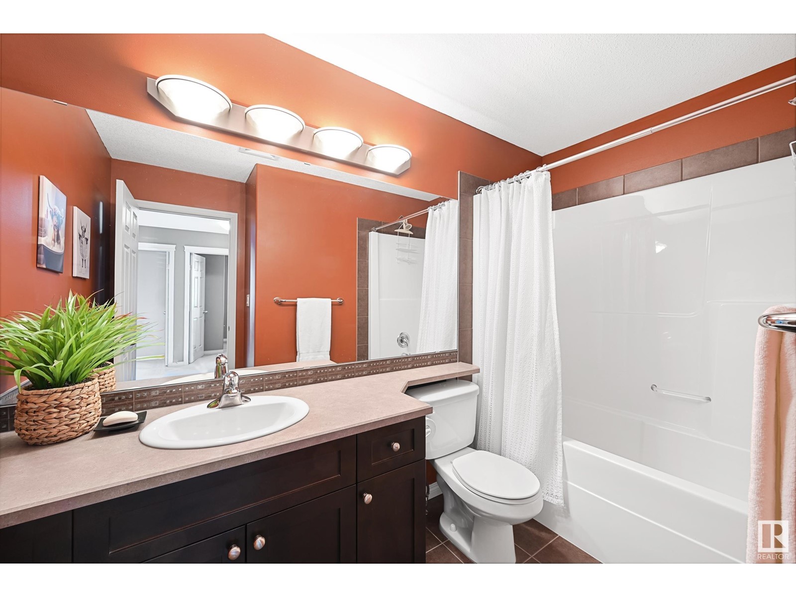 2 WOODBRIDGE LI
