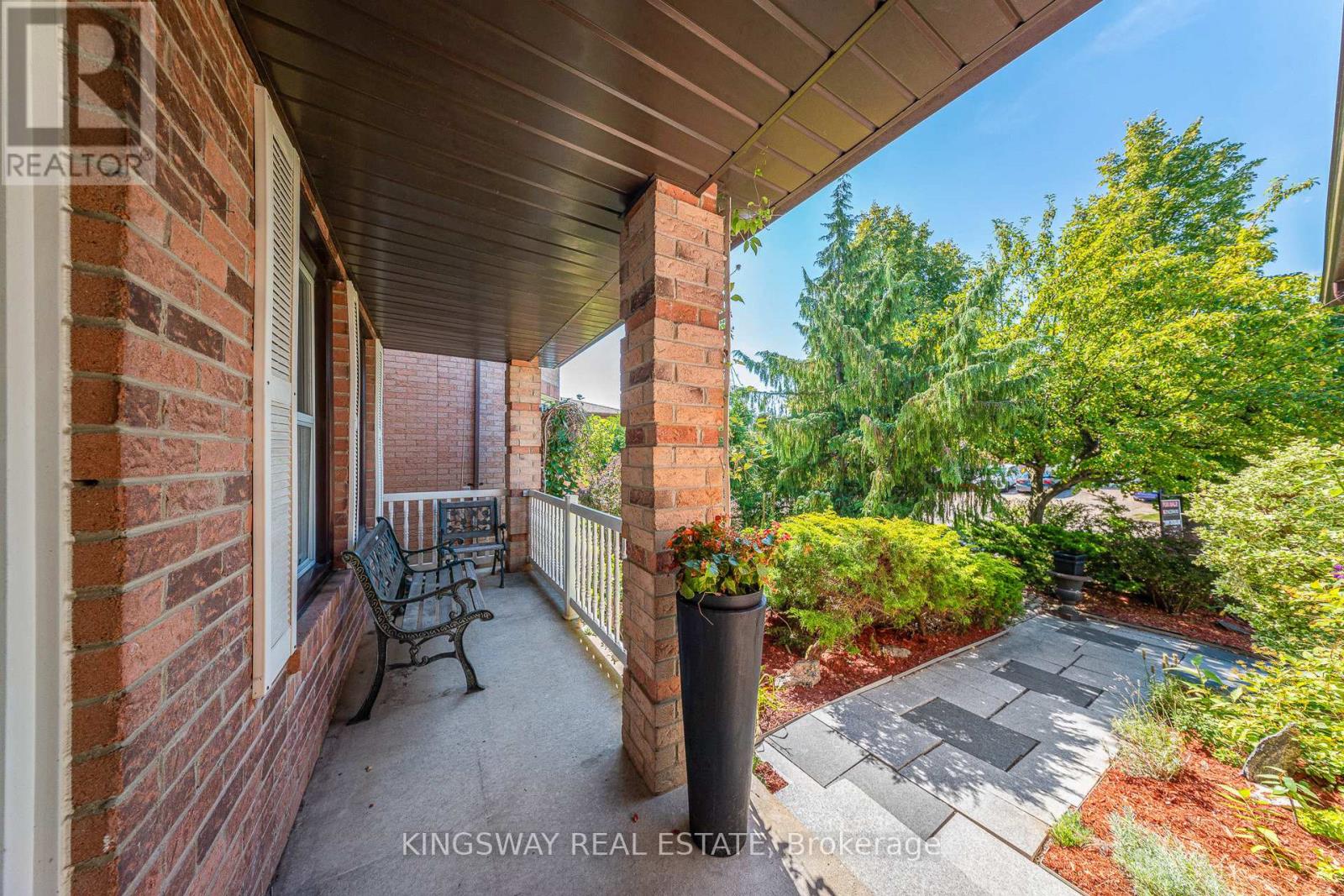 6059 TILLSDOWN DRIVE