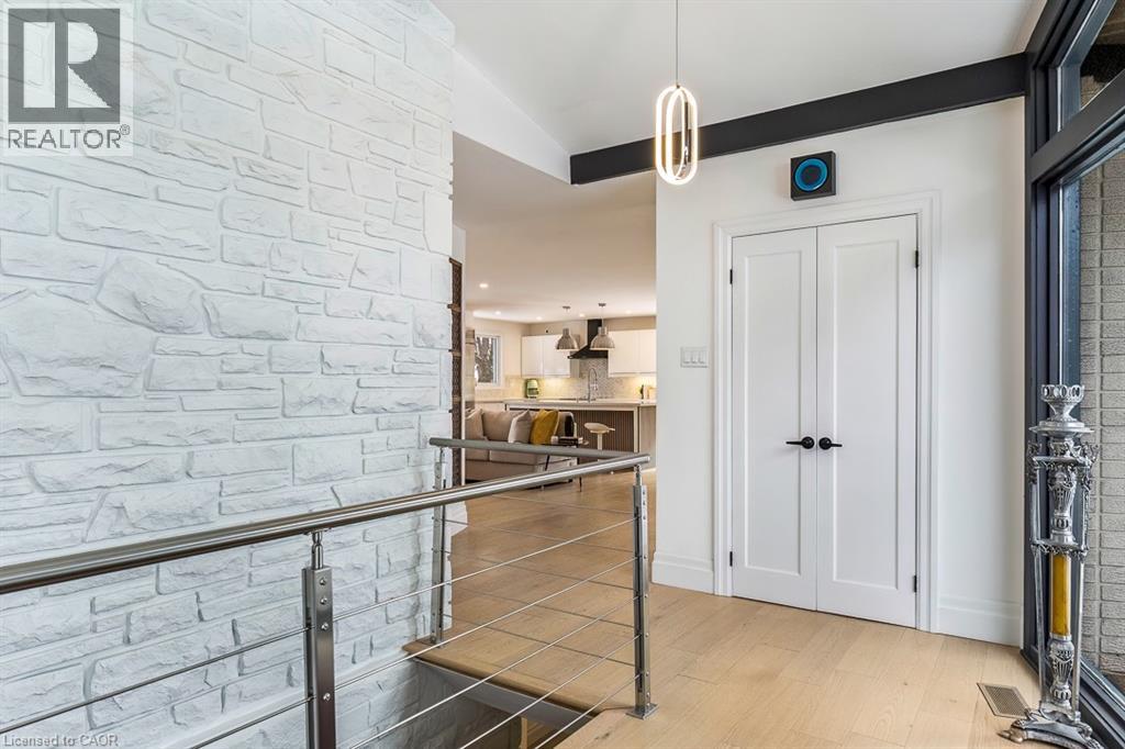 625 SIR RICHARDS Road