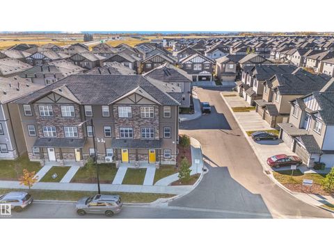 #19 1703 16 AV NW NW Edmonton AB T6T2C3