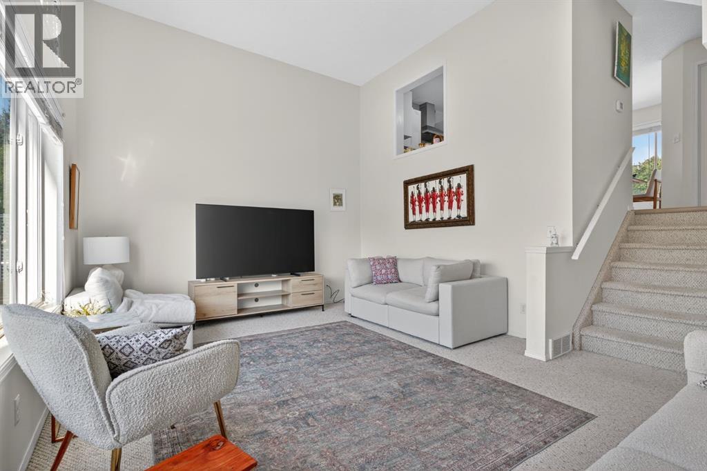 121 Rocky Ridge Court NW