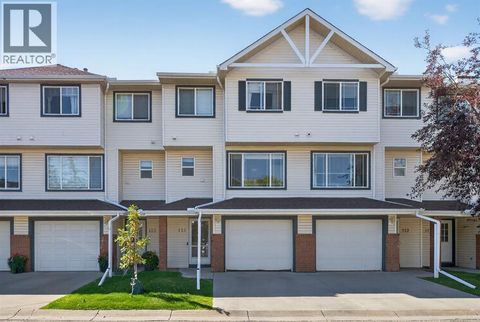 121 Rocky Ridge Court NW Calgary AB T3G4S7