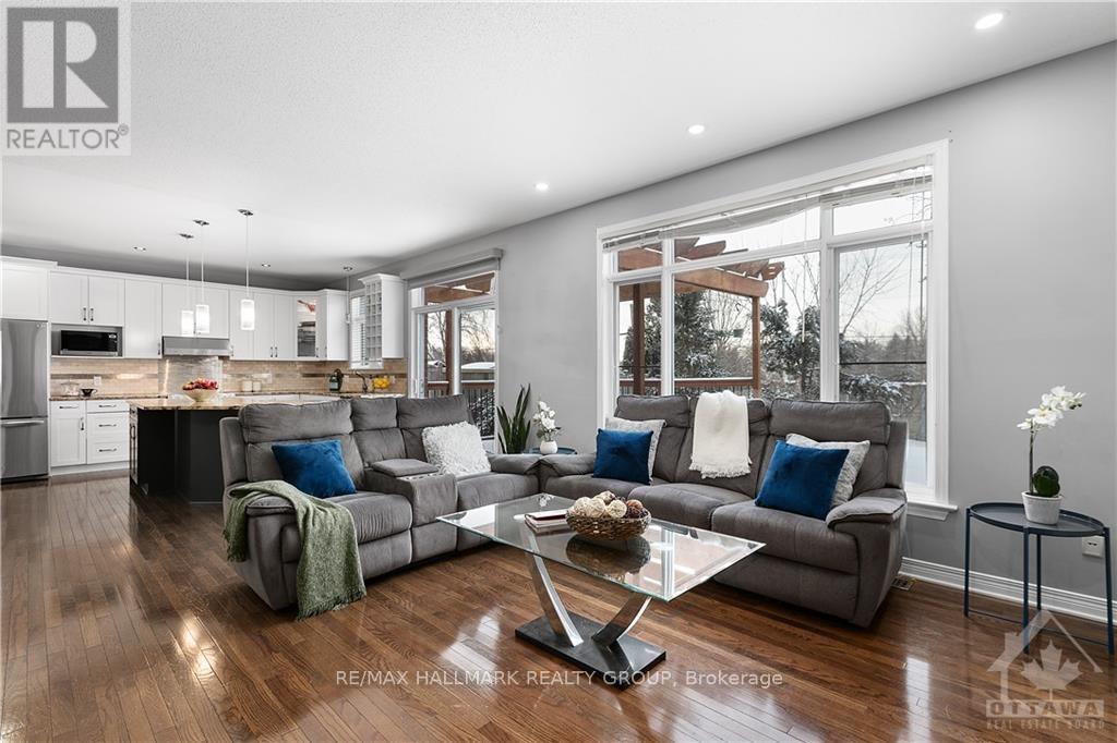 4464 SHORELINE DRIVE