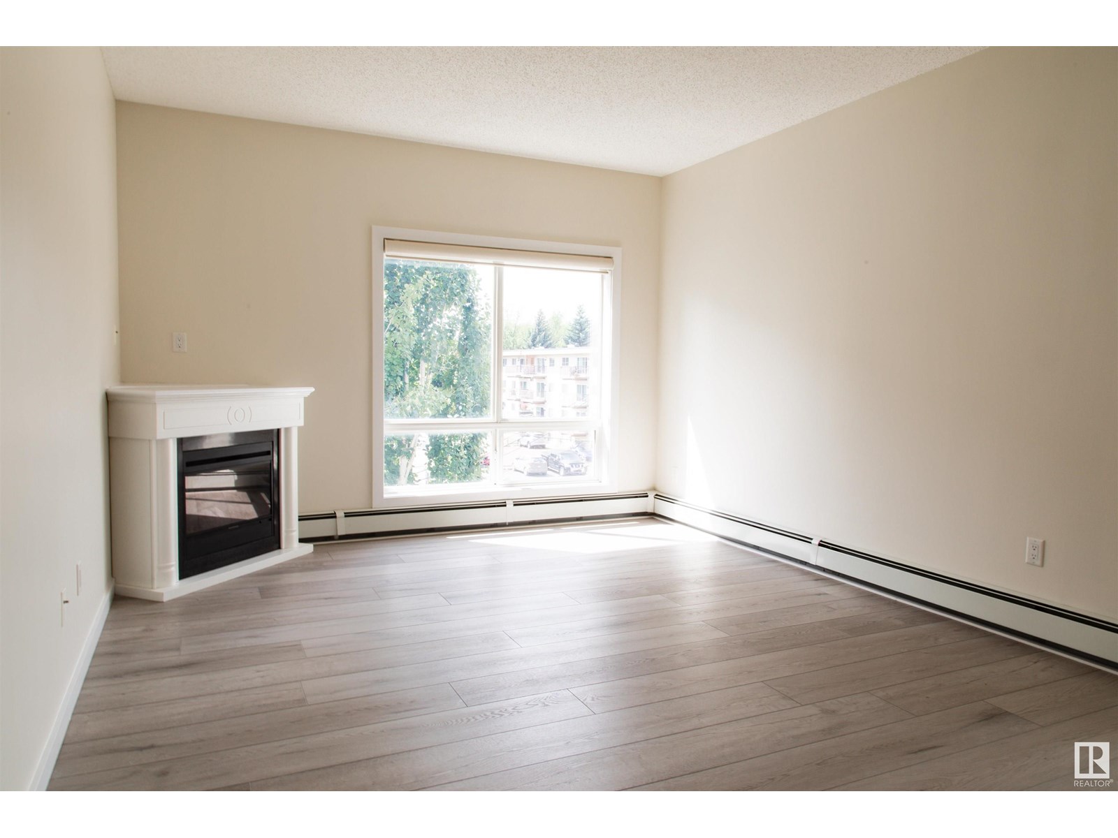 #304 10524 77 AV NW