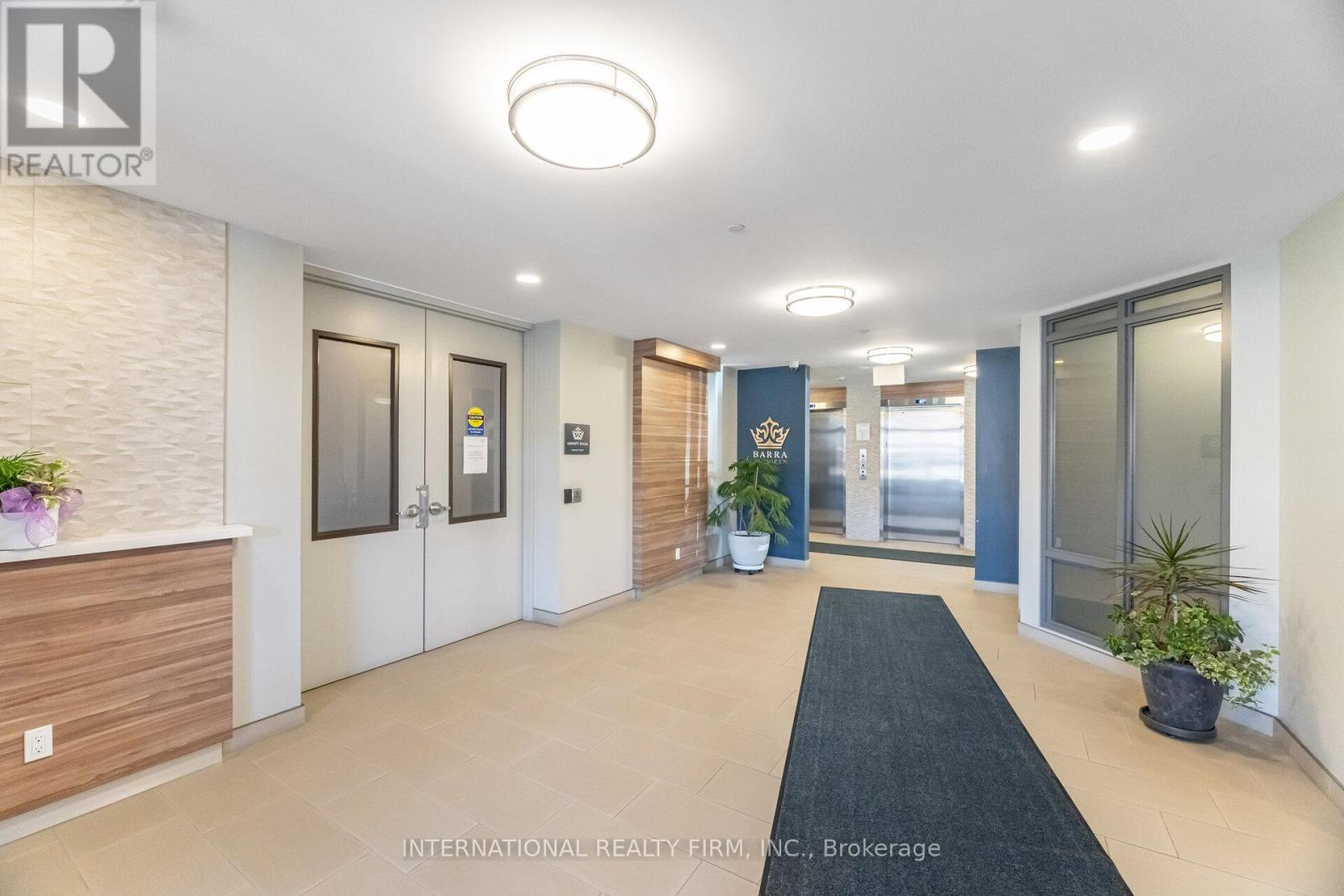 211 - 399 QUEEN STREET S