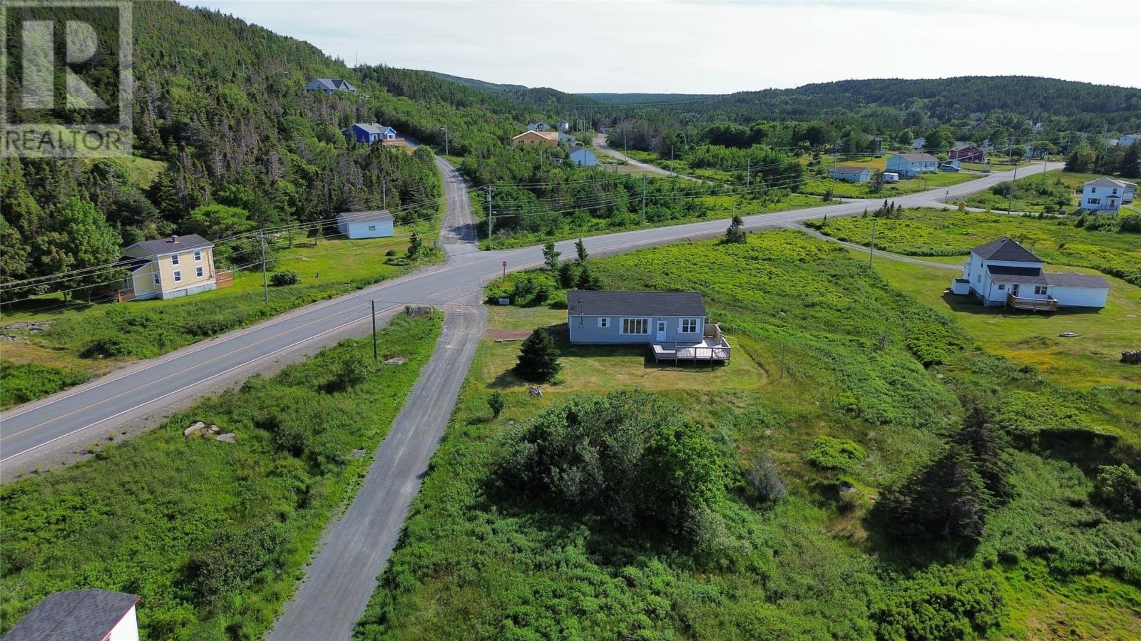 2 Old Highway Road
