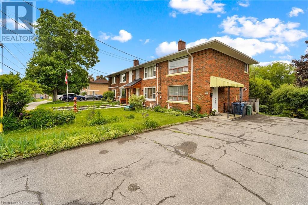 104 WAVERLEY Drive