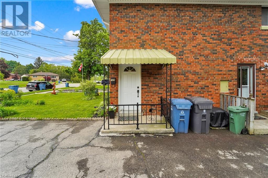 104 WAVERLEY Drive
