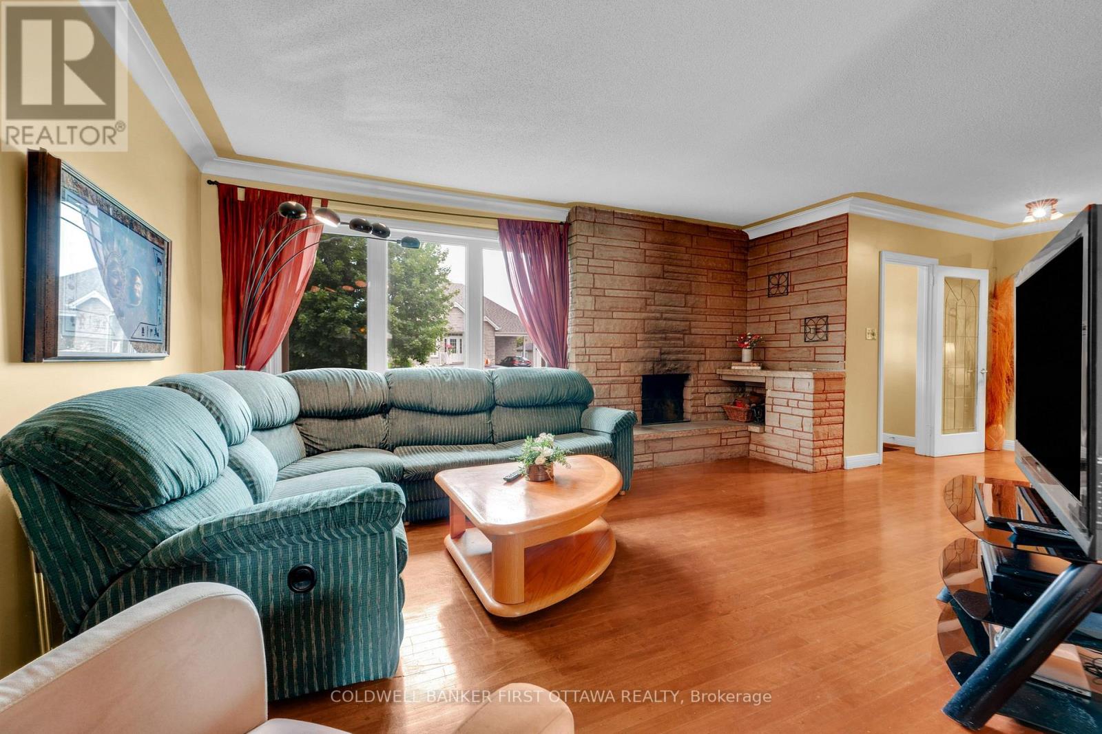 636 MALARTIC AVENUE
